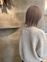 コティナ(cotina.) やわらかベージュの切りっぱなしボブ