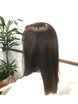 美容室 M 【ツヤと手触りが変わる美容室Ｍ】大人ツヤストレート