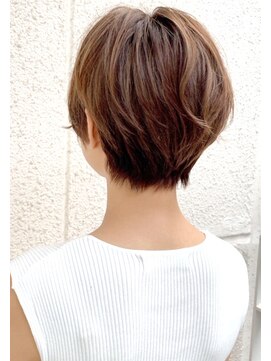 レウナ 外苑前(Reuna) 20代30代40代大人可愛いひし形ショートボブ 小顔ショート