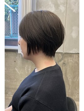 ザ デイ(THE DAY) アッシュカラーとショートボブ