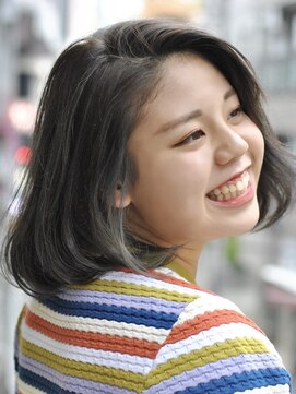 ミドル(MIDDLE) 肩口ボブ/グレージュ/デザインカラー/府中駅/夜間/