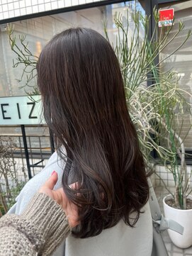 エイゾー(EIZO) 透明感暗めカラー・ゆる巻きロングヘア