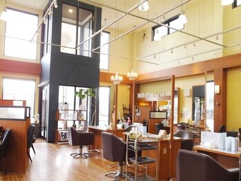 シャンパトラ(SCHON PATRA)の写真/ゆったりとした広々空間で髪と心に潤いを…♪一人ひとり丁寧なカウンセリングをし想いをくみ取りカタチへ！