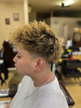 ハングアウト(Hangout) スパイキーパーマ