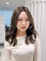 エアー 青山(AIR)&nbsp;透明感カラーオリーブグレージュレイヤーカット学割