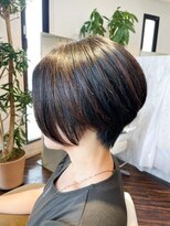 アトリエアルシュ(atelier ARCHE) 前下がりショート,小顔,ひし形ショートボブ,後頭部ボリューム
