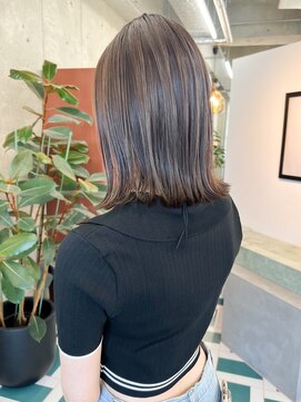 ノエ(noe) 切りっぱなしカット×ハイライトカラー