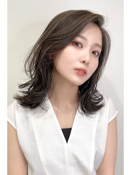 ブリリオ(BRILLIO) 大人綺麗なミディ（バングなし）