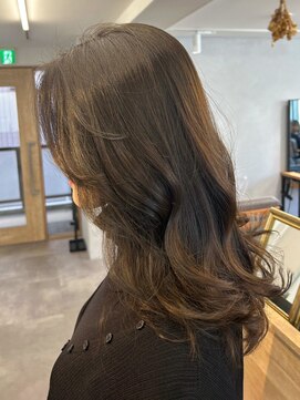 ミュラ(mulah) 大人かわいいオリーブグレージュ＊暗髪透明感カラーコテ巻き