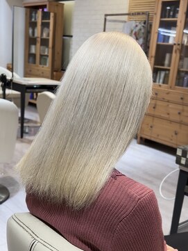 サロンドジョー(salon de joe) ケアブリーチダブルカラーインナーカラーショートボブレイヤー