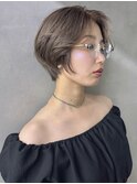 ハンサムショート透明感ベージュカラーくびれショートレイヤー