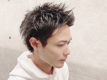 アヴァンス 神戸元町(AVANCE)の写真/眉毛も整えて,ビジネスもプライベートも色気&清潔感を[神戸元町/メンズカット/メンズパーマ/men's/学割U24]