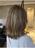 調布白髪ぼかしハイライトミディアムボブアッシュベージュカラー