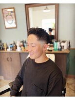 ダブル(DOUBLE)&nbsp;スキンフェードサイドパート