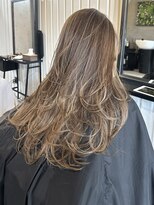 ベル エミ(bell -emi-)&nbsp;ミルクティーハイライト/レイヤーカット/ワンカールレイヤー