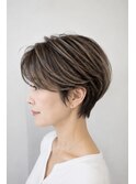  &nbsp;&nbsp;&nbsp;白髪ぼかしハイライト×大人ショート