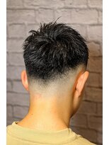 グレイスフルバーバー 新宿パークタワー店&nbsp;新宿理容室で男らしいビジネスフェード／メンズカット