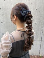 モップアップ ゾイトロープ(Mop up zoe trope)&nbsp;お呼ばれヘアの王道