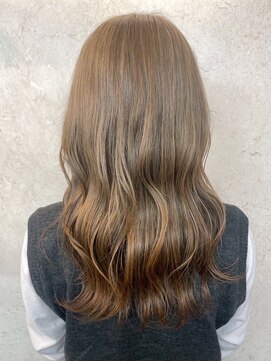 ビスクヘアデザイン(bisq hair design) ミルクティーベージュカラー　ケアブリーチカラー　ミディアム