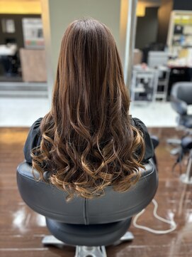 シャンプーボーイエイムス(SHAMPOO BOY aims) ロング巻き髪スタイル