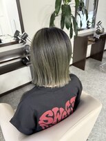 フラワー(flower) バレイヤージュ　切りっぱなしボブ