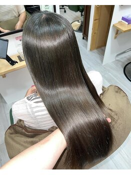 ダズル(dazzle)の写真/かける度にキレイになるＭ３Ｄストレート。内部から髪を修復し、輝く美髪に!!今までと違う手触りに大満足♪