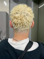 セプト 博多(SEPT.)&nbsp;ブリーチ ハイトーン ドリルパーマ ベリーショートパーマ 束感