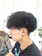 イロ(iLo) メンズシャドウパーマスタイル 強め