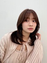 ヒュー 広島(HEW)&nbsp;くびれレイヤーカット大人かわいいグレージュヘア20代30代