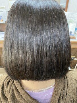 和み。KAMIBIYORI カット、縮毛矯正