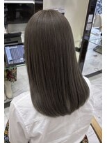 ウェーブス 大宮東口店(wave's)&nbsp;透明感あふれるオリーブグレージュ☆艶髪ストレートミディ
