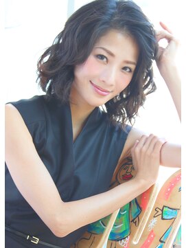 ワースホワイル(WORTH WHILE) 大人可愛い髪型　　ミディアムウェーブ