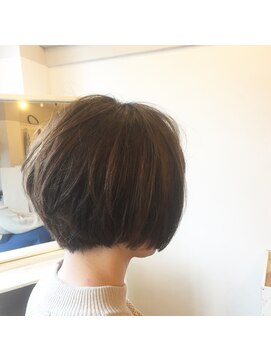カタチヘアー(HAIR) 。。。。。。。。。春。。。。ショート。。。カタチ。。。。。。