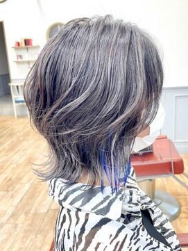 ミーティア バイ クアトロ(Meteor By QUATRO) グレージュインナーカラー