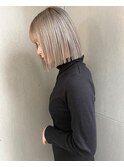 ぱつっとボブとホワイトシルバー◎