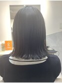 切りっぱなしミディアムボブ