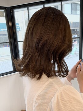 ムーン ティコブラーエ(moon tico brae) ６月(似合わせカット/くびれヘア/アースカラー)