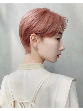 ベル 新宿(Belle) 色落ちもキレイなピンクカラー&横顔美人なお洒落ショート