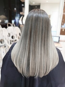 アッシュ 清瀬店(Ash) ブリーチグレー系カラー