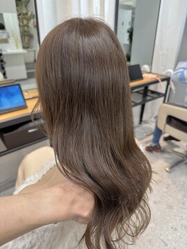 クレット(CLETO) 透明感ベージュ