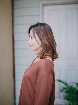 アマリス(Amaris) おとなミディアムレイヤー20代/30代/40代/庭瀬