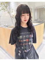 ホロ(hollo)&nbsp;ウルフレイヤー　ミィディアムパーマ