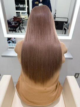 テイス 新宿(TACE) ミルクティーブラウン[ネビージュ/黒髪/小顔/新宿]