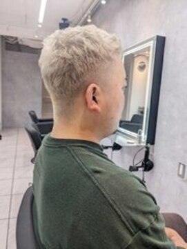フラッグヘアー 博多駅前店(Flag HAIR) メンズ ブリーチ ダブルカラー メンズカット フェード 眉毛
