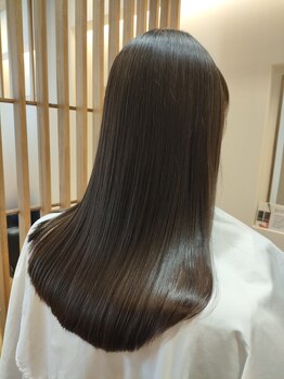 ラテラル(lateral)の写真/人の肌や髪の原理原則に則り、トリートメントで誤魔化さない美と健康を大切にするる大人の美容室。