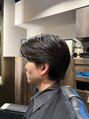 ラヴィ ニュー スタンダードバーバー 浜松町(LAVIE NEW STANDARD BARBER) 襟足がある毛流れを特徴としたスタイル