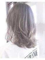 ヘアーアンドアトリエ マール(Hair&Atelier Marl) 【Marlアプリエ】ハイライト入りホワイトブロンド