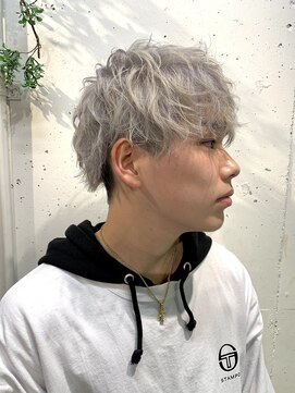 エル(EL by green) MITSU】ホワイトシルバー×フェザーマッシュ×ショートレイヤー