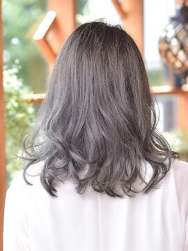 オーブ ヘアー ブランコ 久米川店(AUBE HAIR Blanco) 透明感ある柔らかアッシュカラー♪
