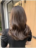 ツヤブラウンベージュ